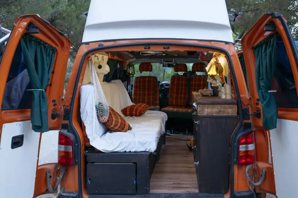 La photo d'un intérieur d'un camping-car